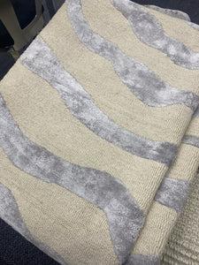 9' 6" x 13' 6" Hand Tufted Plush Zebra Area Rug