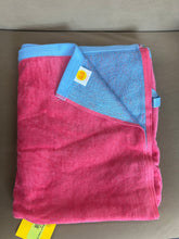 Load image into Gallery viewer, 6ft WOW Reversible Beach Towel Red
