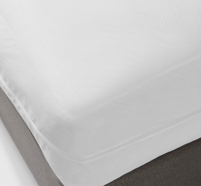 Queen Waterproof Zippered Mattress Protector