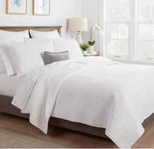 Load image into Gallery viewer, King Washed Cotton Sateen Quilt White
