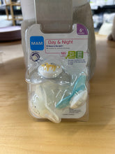 Load image into Gallery viewer, 3pk. MAM 6M+ Pacifier - Variety
