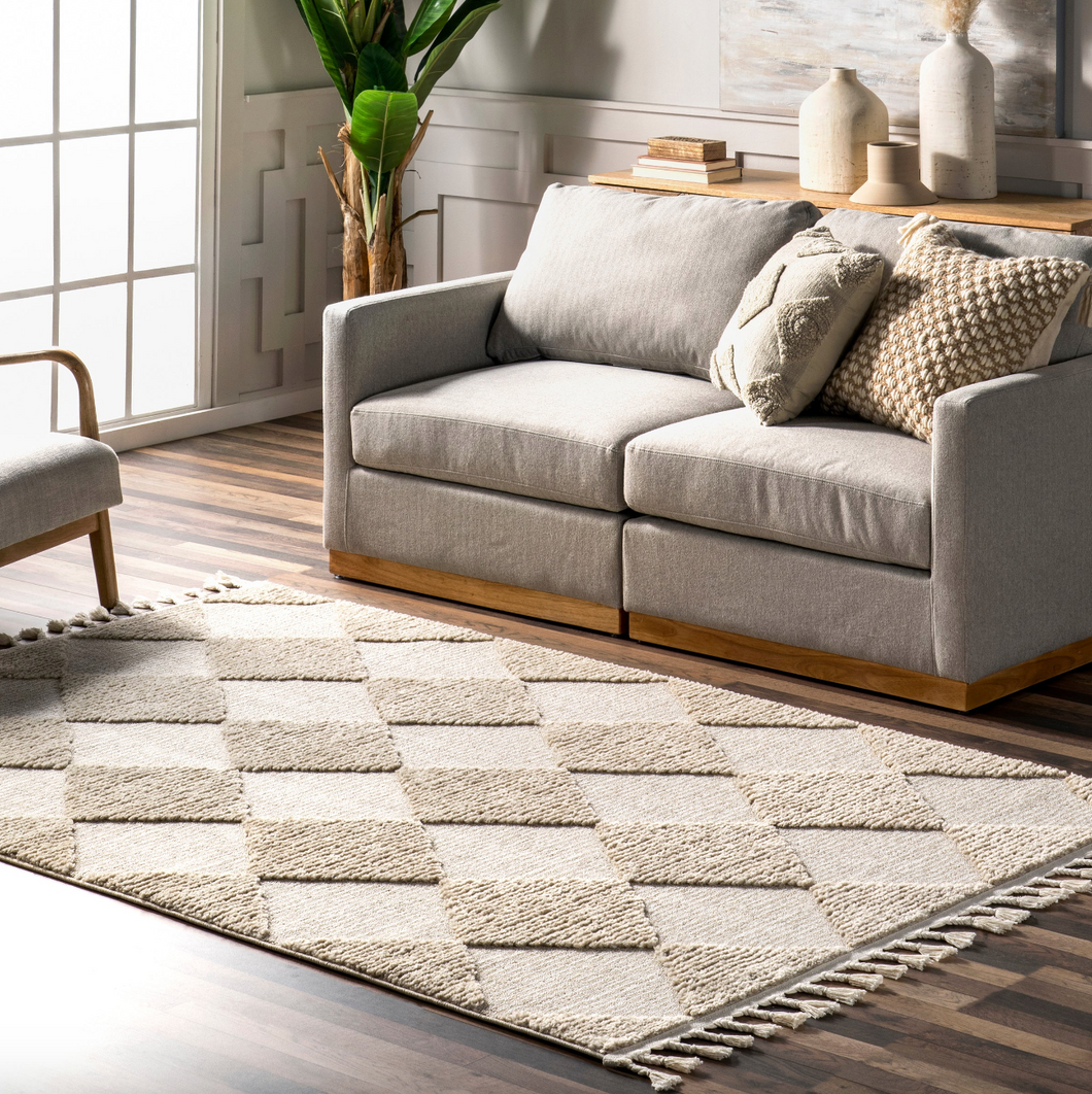 Marissa High/Low Diamond Tassel Area Rug 6'x7'9
