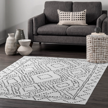 Load image into Gallery viewer, Mila Machine Washable Diamond Trellis Area Rug Ivory 4&#39; x 6&#39;
