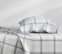 Load image into Gallery viewer, BH 100% Flannel Cotton Sheet Set - Twin
